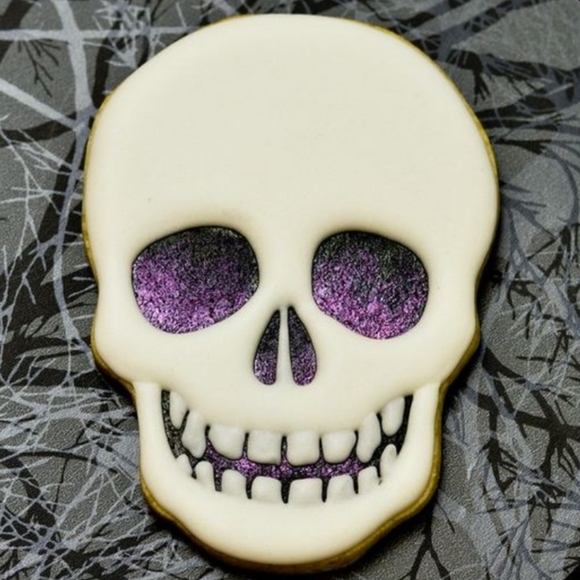 Gaint Skull Cookie Cutter 8' inches - Picture 3 of 14